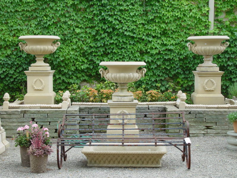 Вазоны для цветов уличные - бетонные, керамические, деревянные, каменные. Советы по использованию. Фото.