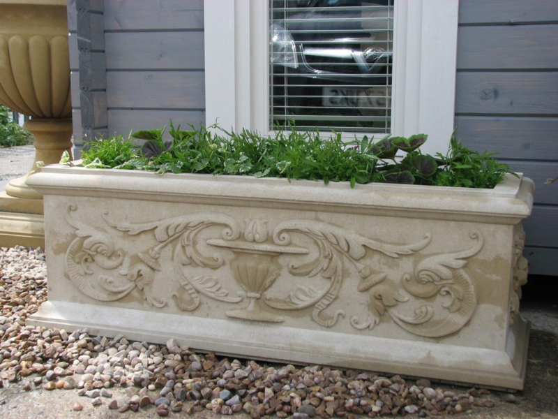 Вазоны для цветов уличные - бетонные, керамические, деревянные, каменные. Советы по использованию. Фото.