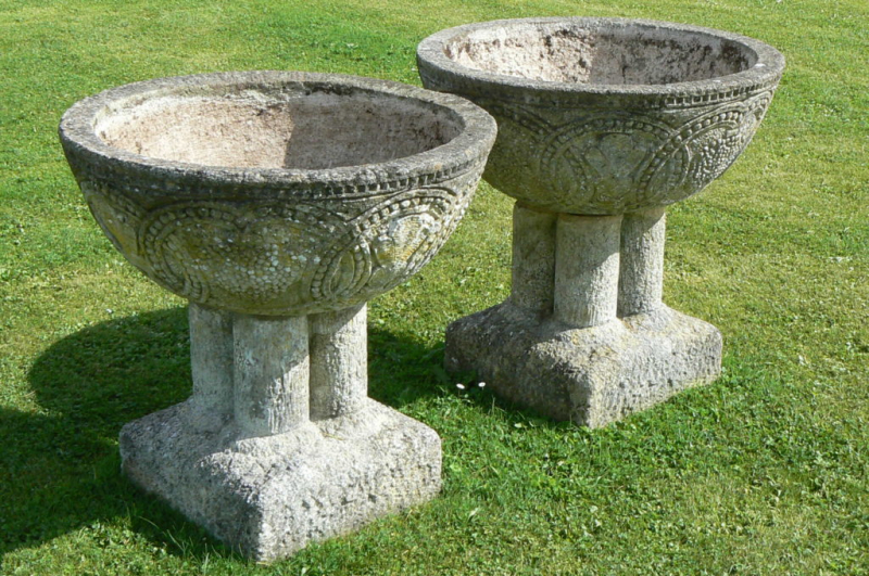 Вазоны для цветов уличные - бетонные, керамические, деревянные, каменные. Советы по использованию. Фото.